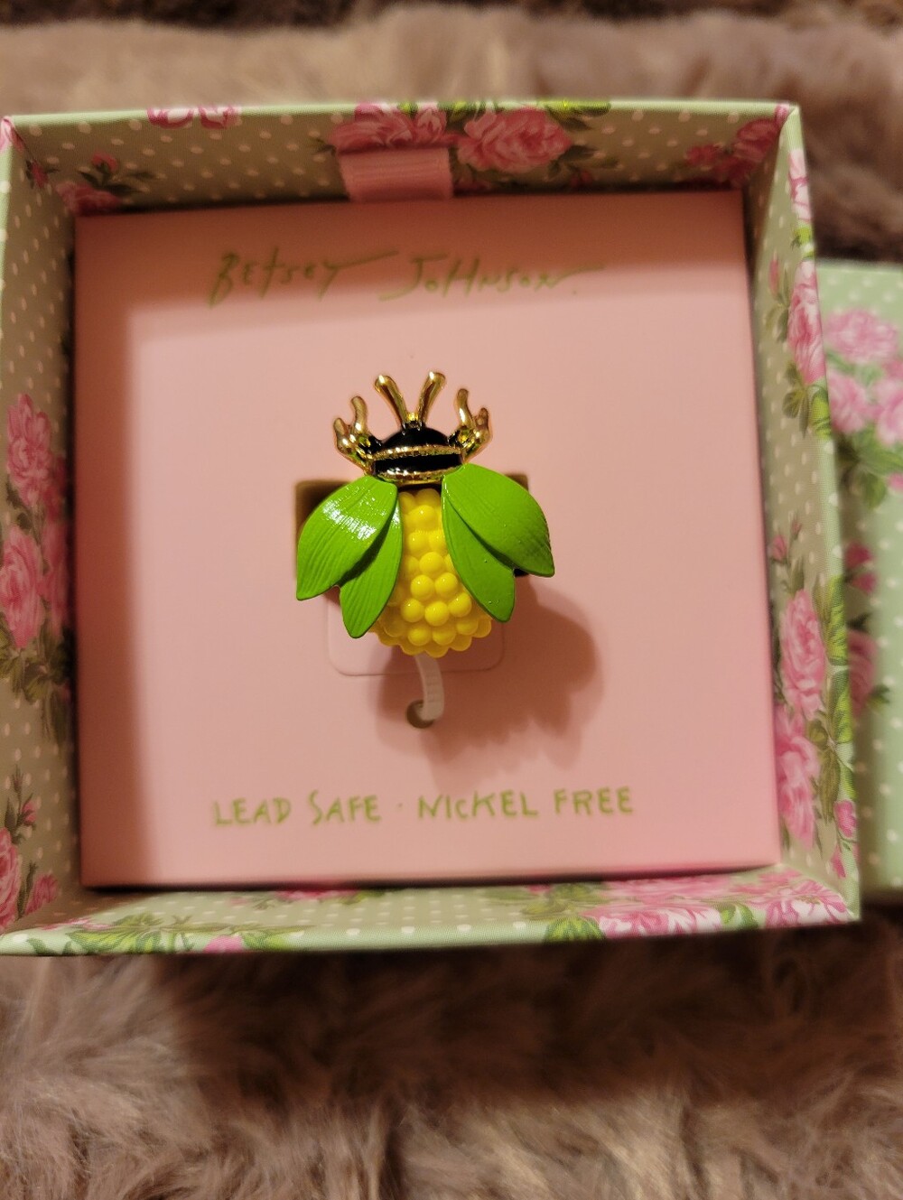 Betsey Johnson Yellow Pineapple Bee Ring with Green Leaves